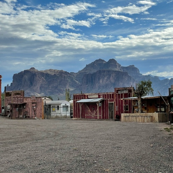 Meet your Posher - Picture 7 of 8